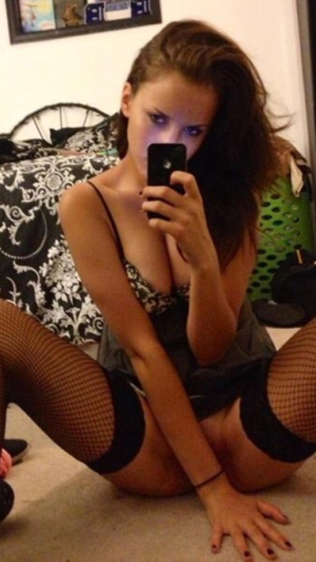 random-hotness-teen-milf:  3 of 3
