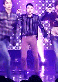 doitlikethis123:Kyungsoo, that pair of tight pants is very distracting…