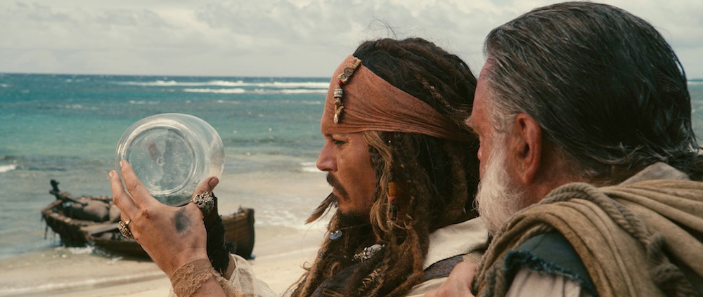 Capitan Jack Sparrow: “La Perla Nera in bottiglia? Perchè la Perla Nera è in