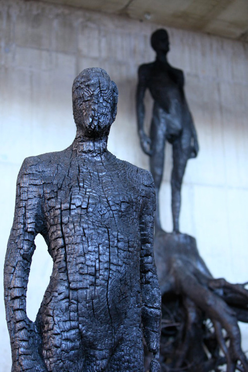 myampgoesto11: Charcoal sculptures by Aron Demetz
