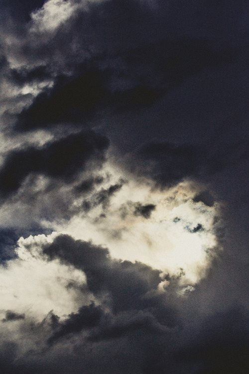 matialonsorphoto:same day clouds. by matialonsor