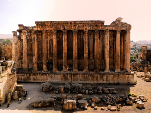bhollen8: incontro-simpatico: Baalbek by Mercucio on Flickr. Temple of Bacchus, Baalbek
