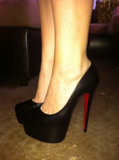 shoesionista:  Jessica lou ♥ on @weheartit.com - http://whrt.it/15XSAjV 