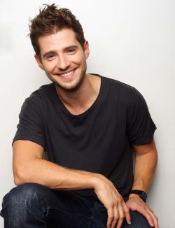 hombresdesnudo2:  Julian Morris Naked!!!