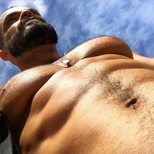 bigmalepecs:  @mr.liborio  >> video  
