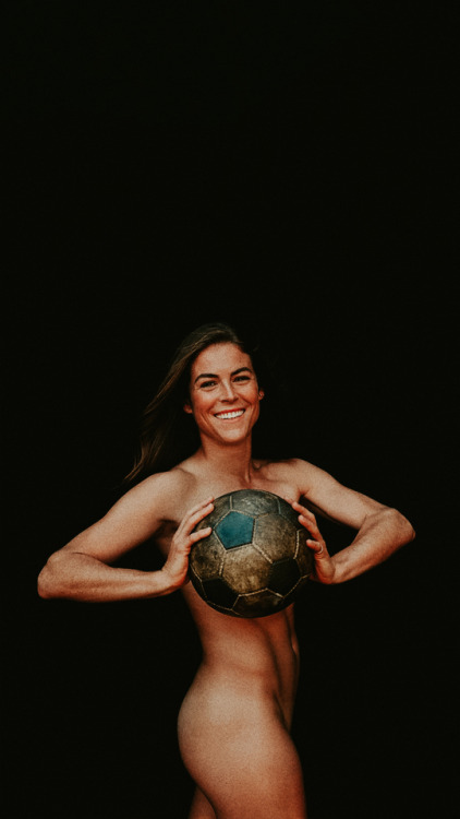 Kelley O’Hara ESPN Body Issue lockscreensmy partly closeted lesbian ass wouldn’t risk it