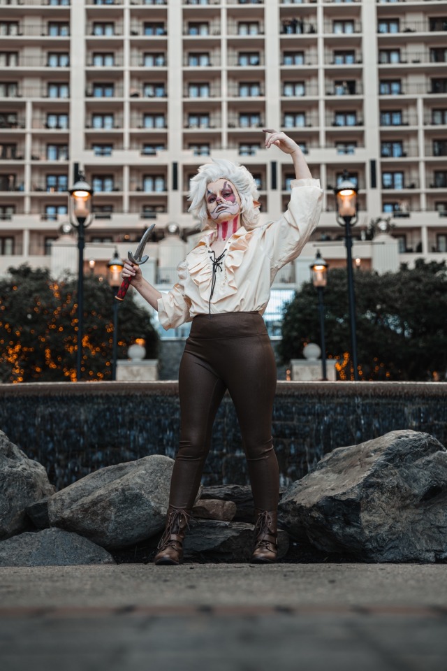 Clowning around as Astarion XD❤️
📸: @justinpinedamedia on Instagram
Prop made by me!!
Wig styled by me!! Hades v2 in Silver 