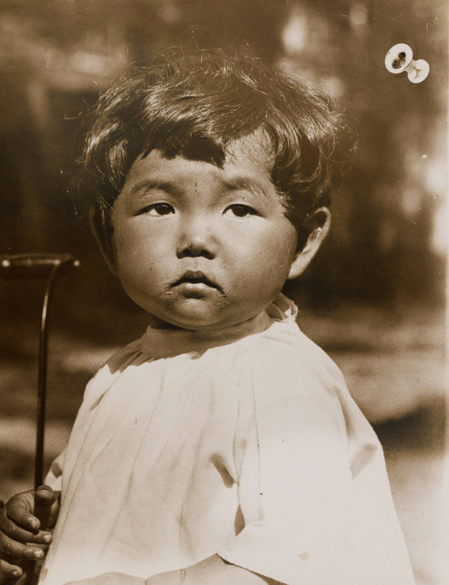 Ernest Marquez CollectionMothers and children, Old Chinatown, Los Angeles, 1915.The Huntington