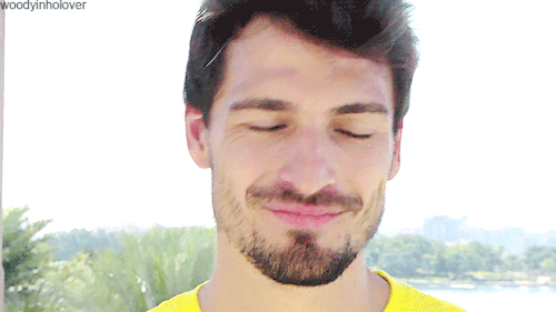 woodyinholover: Captain Hummels being cute He isnt cute but beautiful