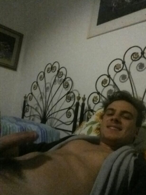 nakedguysfromkik:  Alex oll 18yo Italy