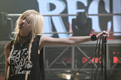 the-pretty-r3ckless: † The Pretty Reckless †