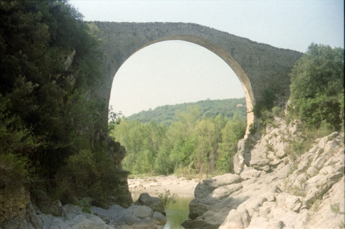 Puente medieval de Llierca, Spain 2017Canon AE1 &amp; Kodak ColorPlus 200 © Chilltumblr · portfolio 