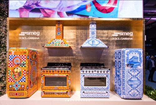 magicalandsomeweirdhometours: Have you seen Smeg’s Dolce &amp; Gabbana appliance collectio