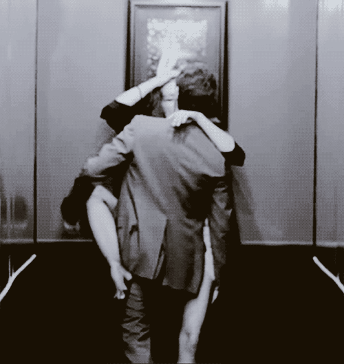 hazeleyes2012:  kinkycravings: They only had a few floors to go, but he couldn’t