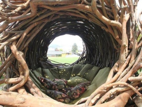 catsandcunts: odditiesoflife: Spirit Nests  California-based artist Jayson Fann designs and cre