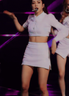 jissoo: don’t know what to do, jisoo cam.