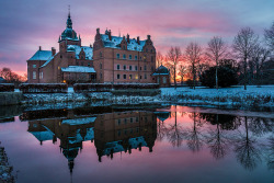 purvert:  Vallø by Ulrich J on Flickr.