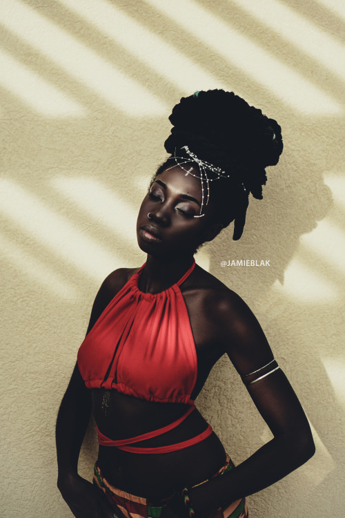 Black Doll  |  IG: @jamieblakMuse: @kingkesia