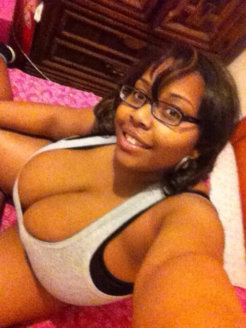 thickbeyondbelief:  Tittytuesday