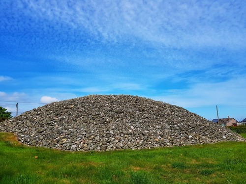 Memsie Burial Cairn, Memsie, Scotland, 29.5.18. A large and well preserved burial mound; one of a nu