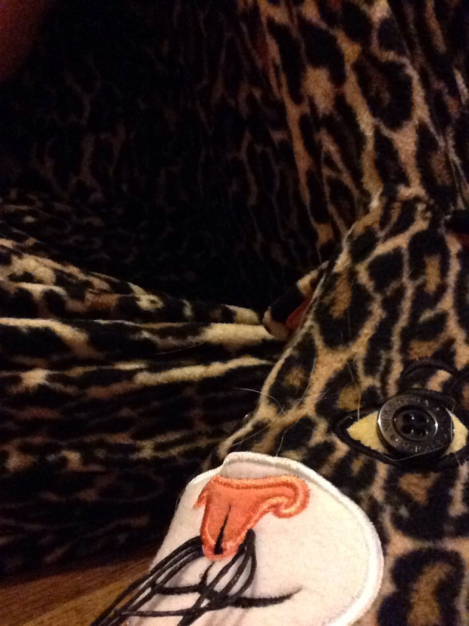 lady-neurotica:  Lookatmykittyfeets!!!