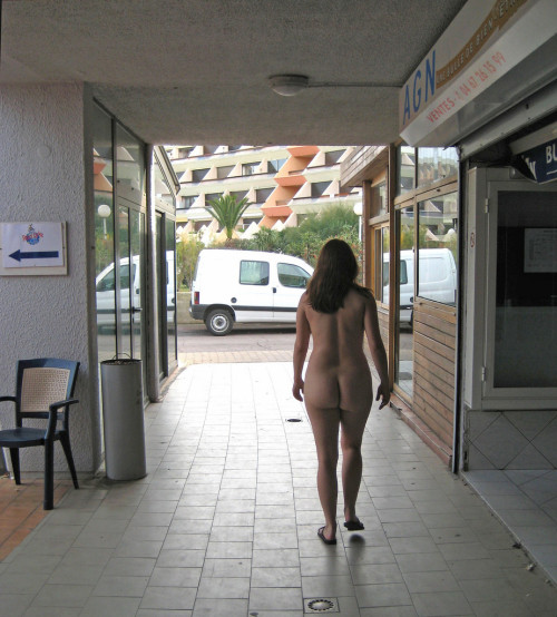 benbrit1:  A few lovely naked ladies.