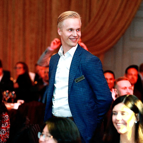 gabelandeskog:_eliaspettersson: Great time at the annual Sports Celebrities Festival gala! And Taylo