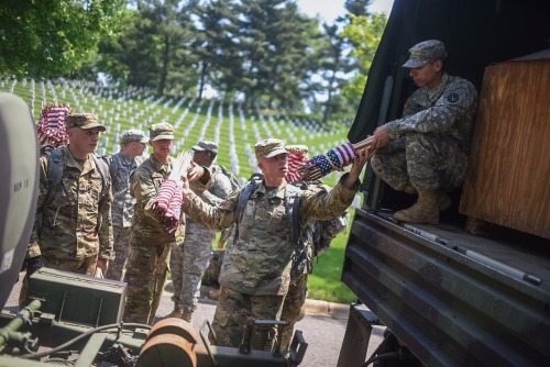 politico: Soldiers place 230,000 US flags at Arlington Cemetery ARLINGTON, Va. (AP) — Soldiers are p