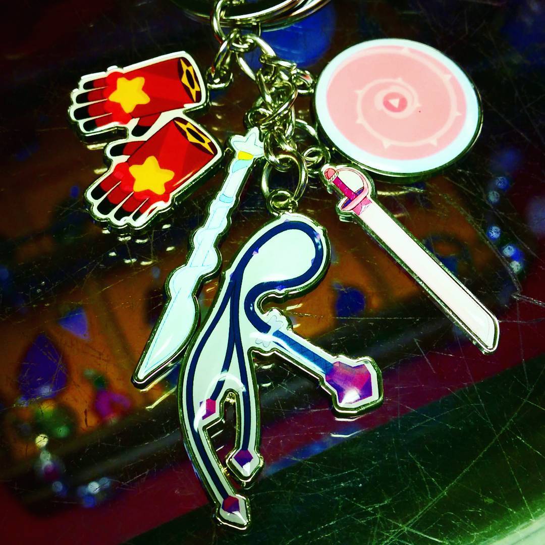 My cool ass key chain I got for my birthday!!! #stevenuniverse #keychain #crystalgems