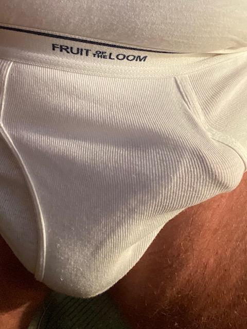 justtightywhities:Another great submission