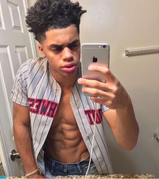 fuckyoustevepena:  Major VPL from future basketball start Deven Hubbard