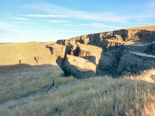 micdotcom:  A fissure 750 yards long and 50 yards wide just appeared in Wyoming’s Bighorn Mountain range. How did it happen? “Apparently, a wet spring lubricated across a cap rock.”