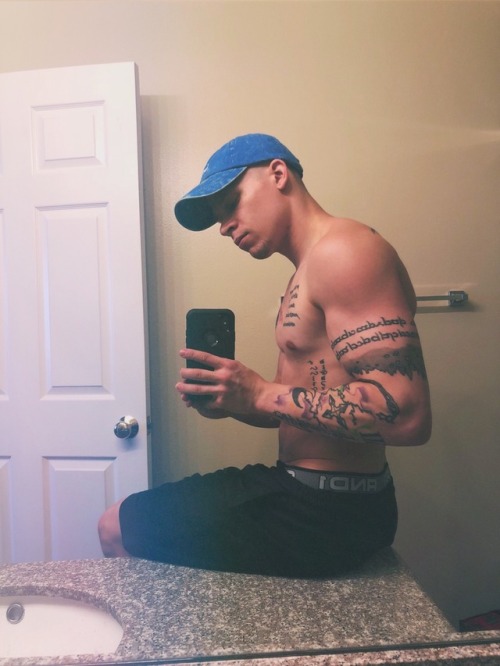dillonandersonxxx: Can I be an aesthetic Tumblr boy yet?  Instagram.com/Pt_nate523