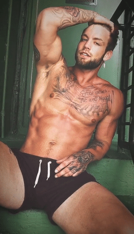 Dustin McNeer