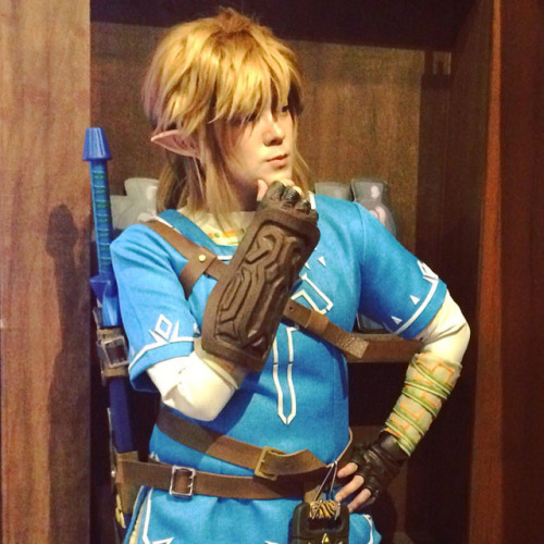 Here are convention memories from my Sheikah Slate, hahah! I had so much fun wearing BotW Link! Afte