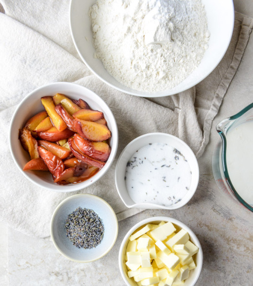 sweetoothgirl: caramelized peach and lavender scones