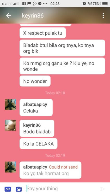 Hahaha kesian ko. Bodoh emo tak bertempat. Kadang2 bila kita send mesej tu tumblr or line lembab. Bo