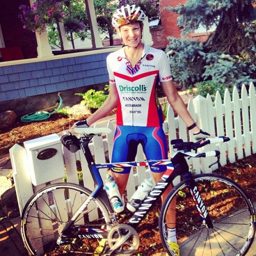 castellicycling: @leandacave rocking her new kit.