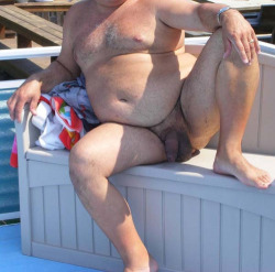 nastypervert:  fatmenonly:Guys near you are