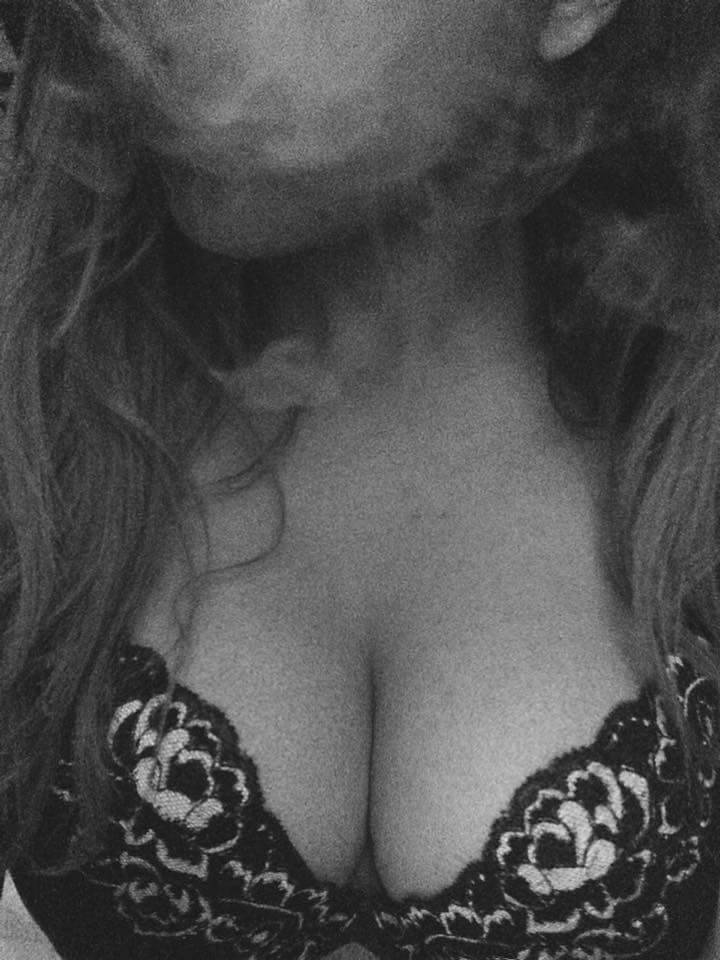 vixenfox67:  Exhale💀👄
