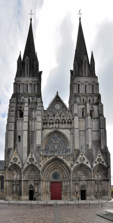 Bayeux (Calvados) - Cathédrale Notre-Dame - Façade occidentale by Morio60 Bayeux (Calvados) - Cathéd