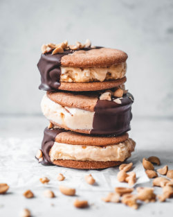 fullcravings:  Peanut Butter Ice Cream Sandwiches