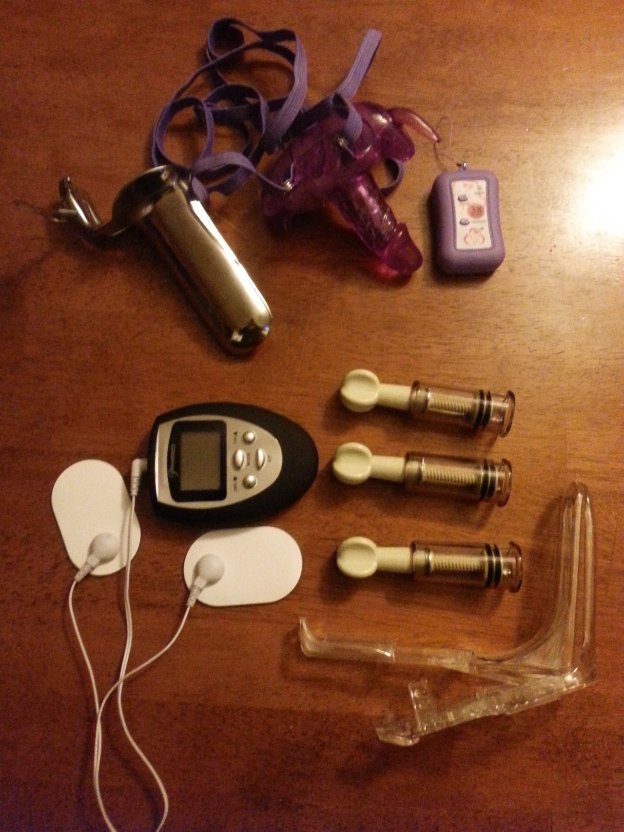 maturelesbian:  What a great toy collection!! ♥