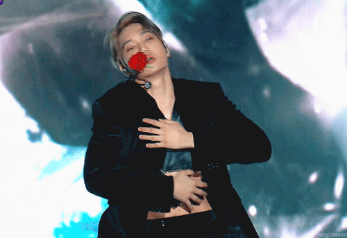 jonginssoo:181225 // jongin’s solo part in ‘ʟᴏᴠᴇ sʜᴏᴛ’