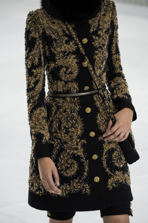 runway-report:Details at Chanel Couture Fall 2014