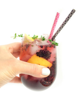 foodffs:  BLACKBERRY GINGER SMASHReally nice recipes. Every hour.Show me what you cooked!