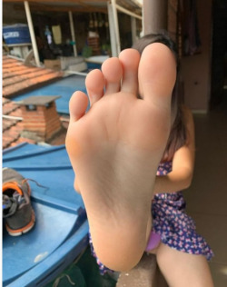 Porn notbutterguy:solefan:those little piggies photos