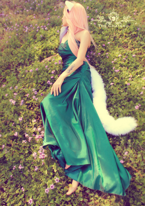 thelittleskylark:  catgirlmanor:  Spring has arrived at The Chateau! Scream Kiwi’s gorgeous spring shoot.  love this!