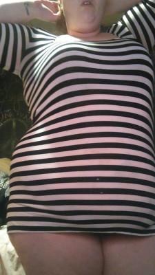 rickgrimesbabyface: Whoever said fat people shouldn’t wear stripes can kiss my fat ass  I&rsquo;d love to kiss that fat juicy ass 