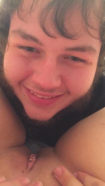 naugtyliz:  Gavin about to smash on my pussy lol